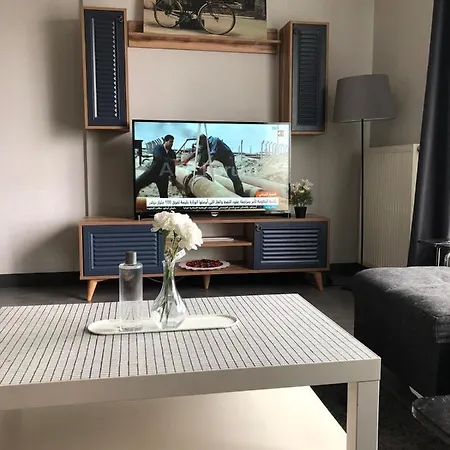 شقة رائعة بجانب Akbati Mall Apartment *