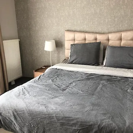 Apartment شقة رائعة بجانب Akbati Mall *